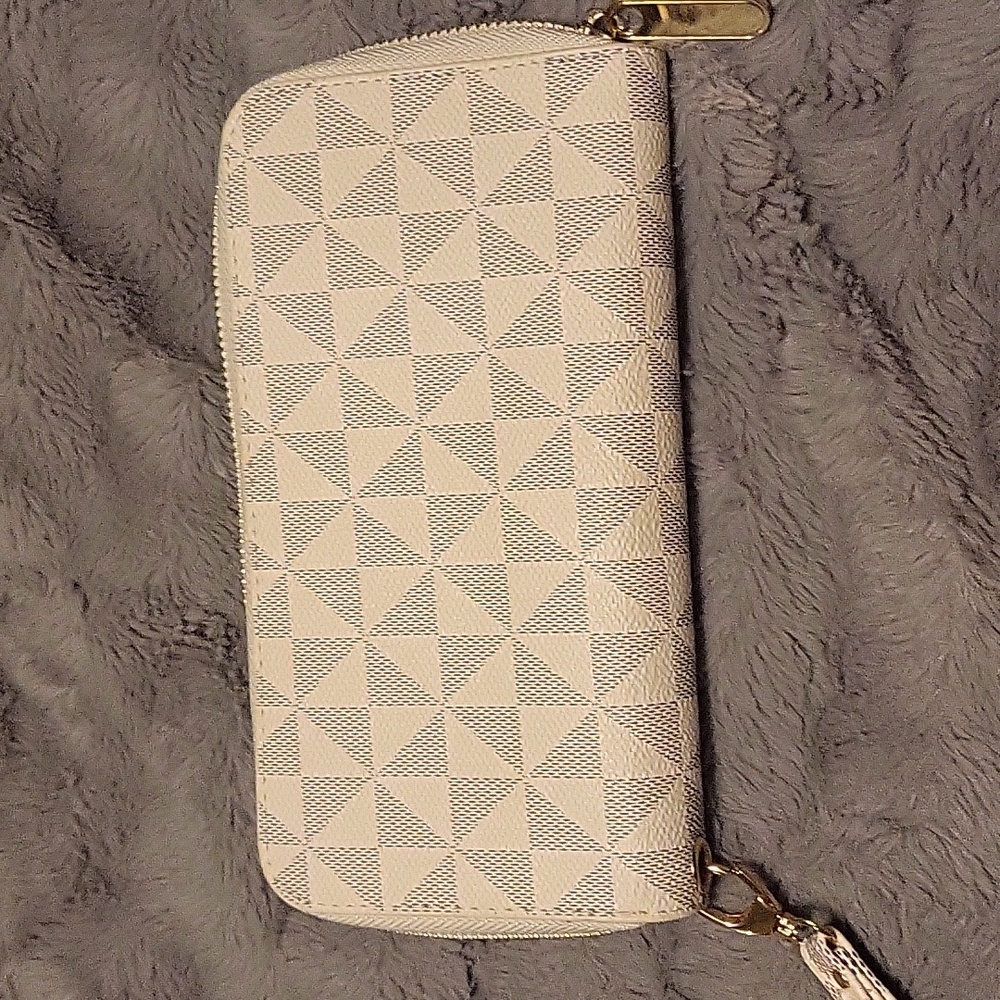Clutch wallet wristlet